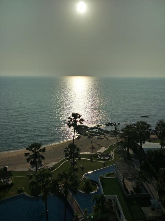The Palm Wongamat Beach Pattaya ภายนอก รูปภาพ